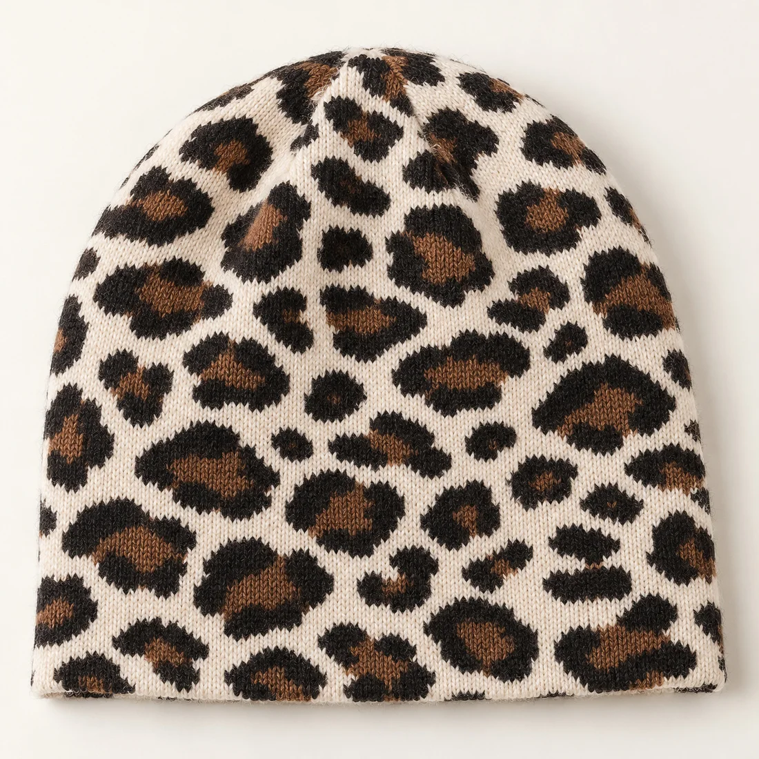 Bonnet léopard beanie crème · détail du motif