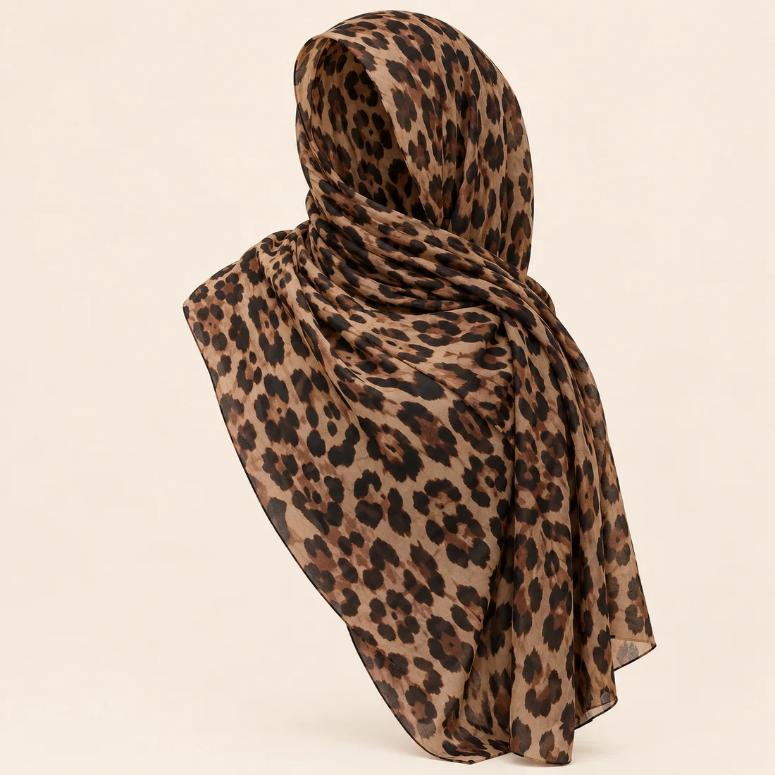 Foulard léopard long marron clair · vue de trois quarts
